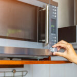 Forno a microonde: piccoli gesti, lunga vita